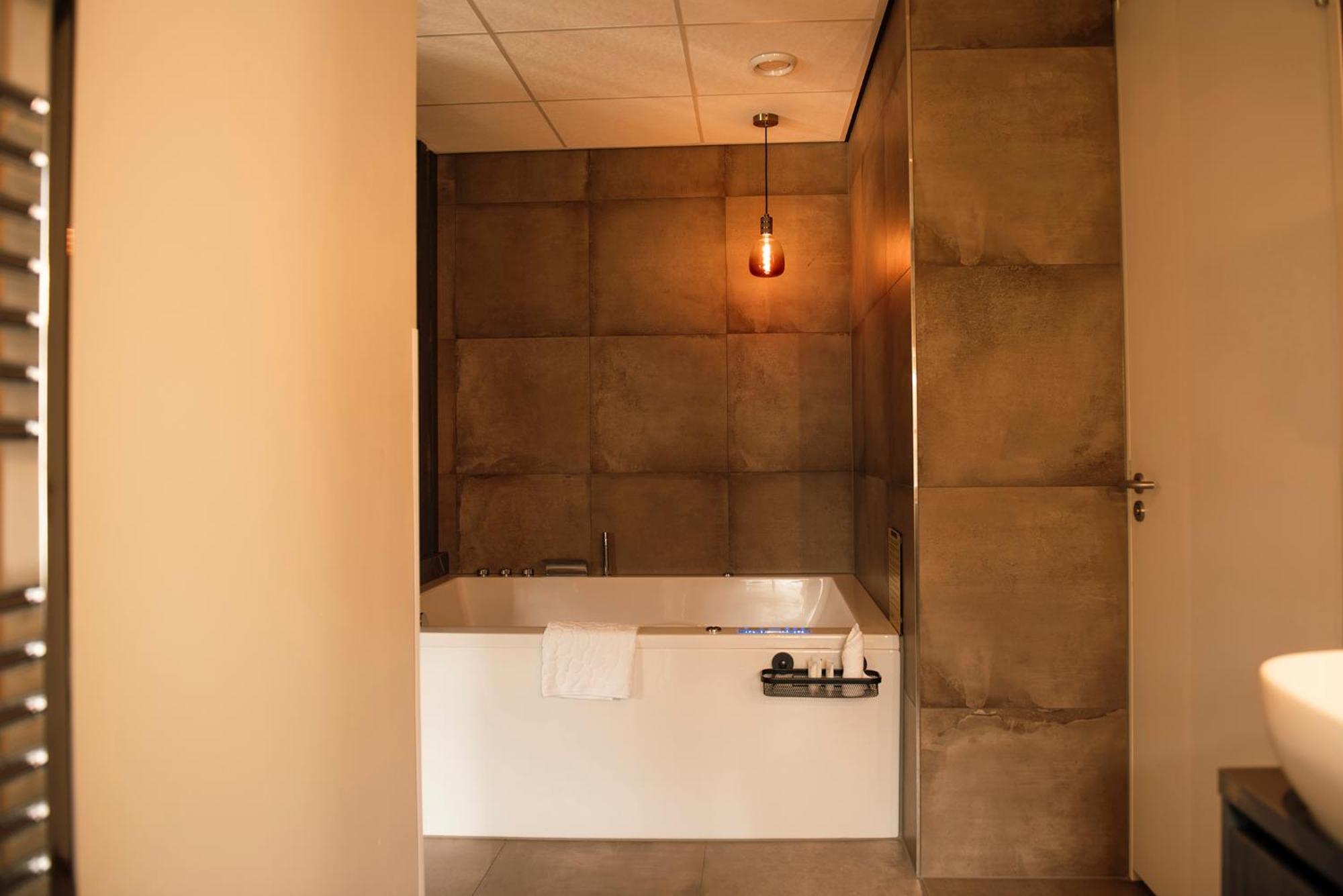 Eibergen Hotel De Kastanjefabriek מראה חיצוני תמונה